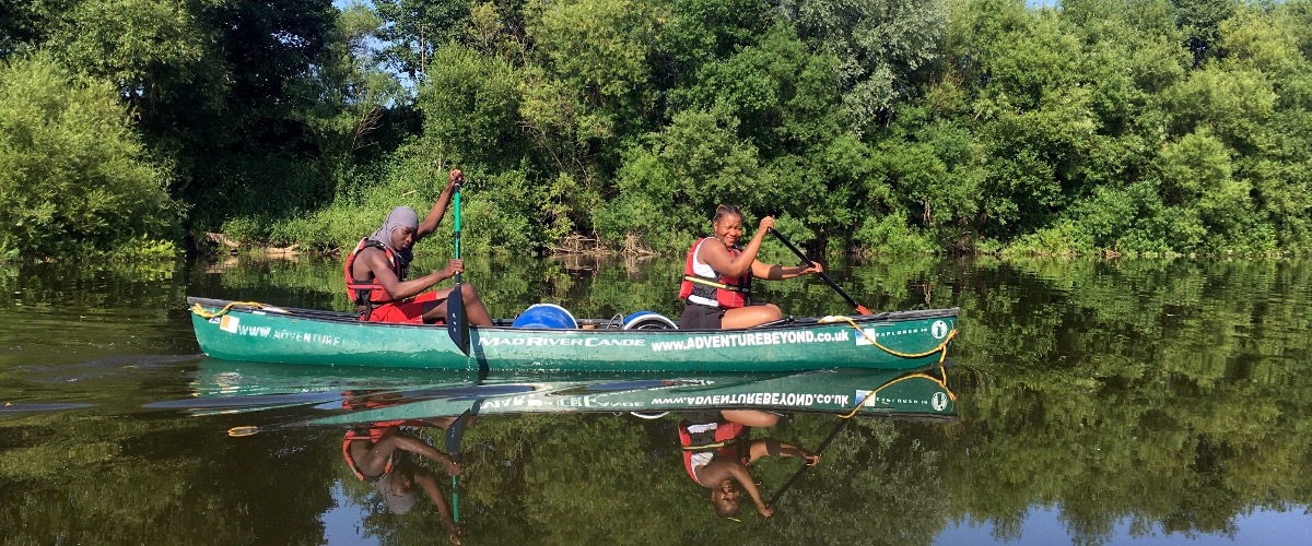 DofE sunny day on canoe expedition