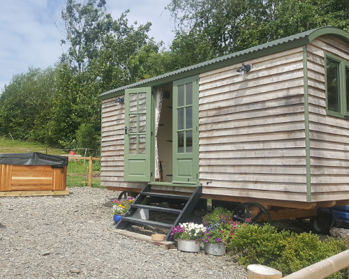 The Three Spaniels Shepherd Hut
